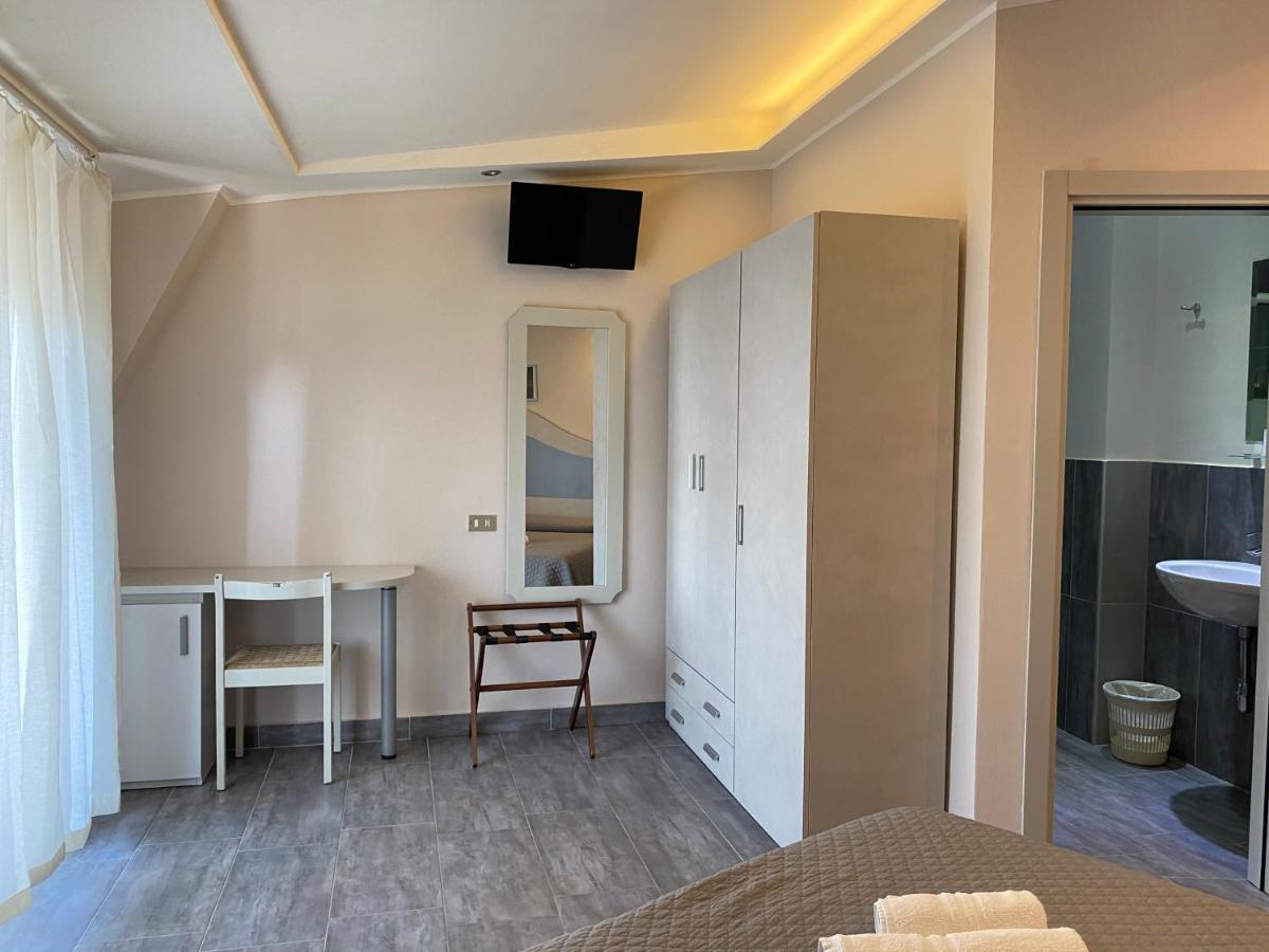 Hotel Moderno - Bed & Breakfast Cervia Ngoại thất bức ảnh