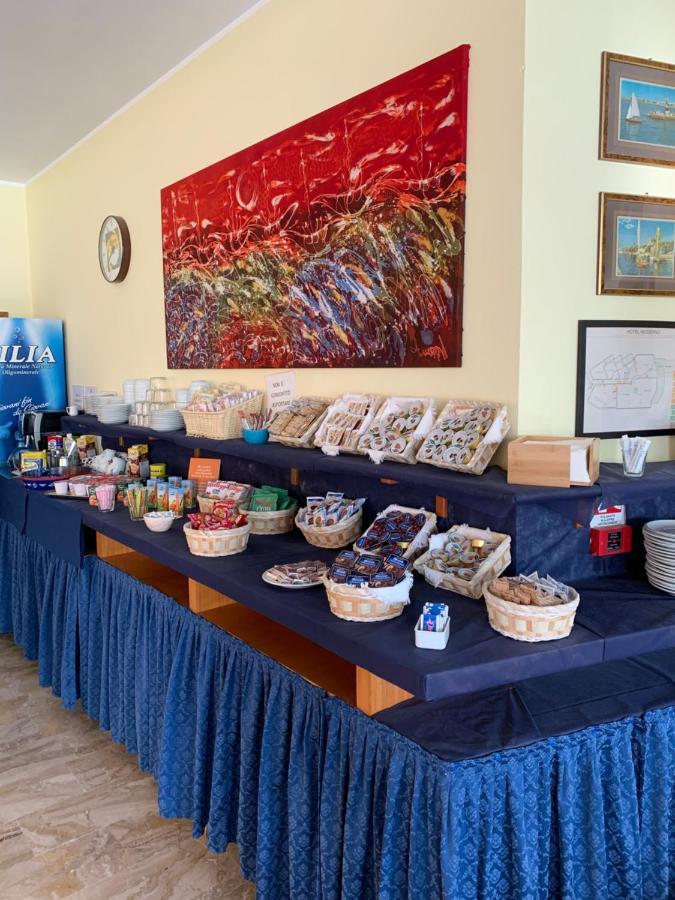 Hotel Moderno - Bed & Breakfast Cervia Ngoại thất bức ảnh