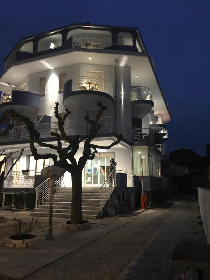 Hotel Moderno - Bed & Breakfast Cervia Ngoại thất bức ảnh
