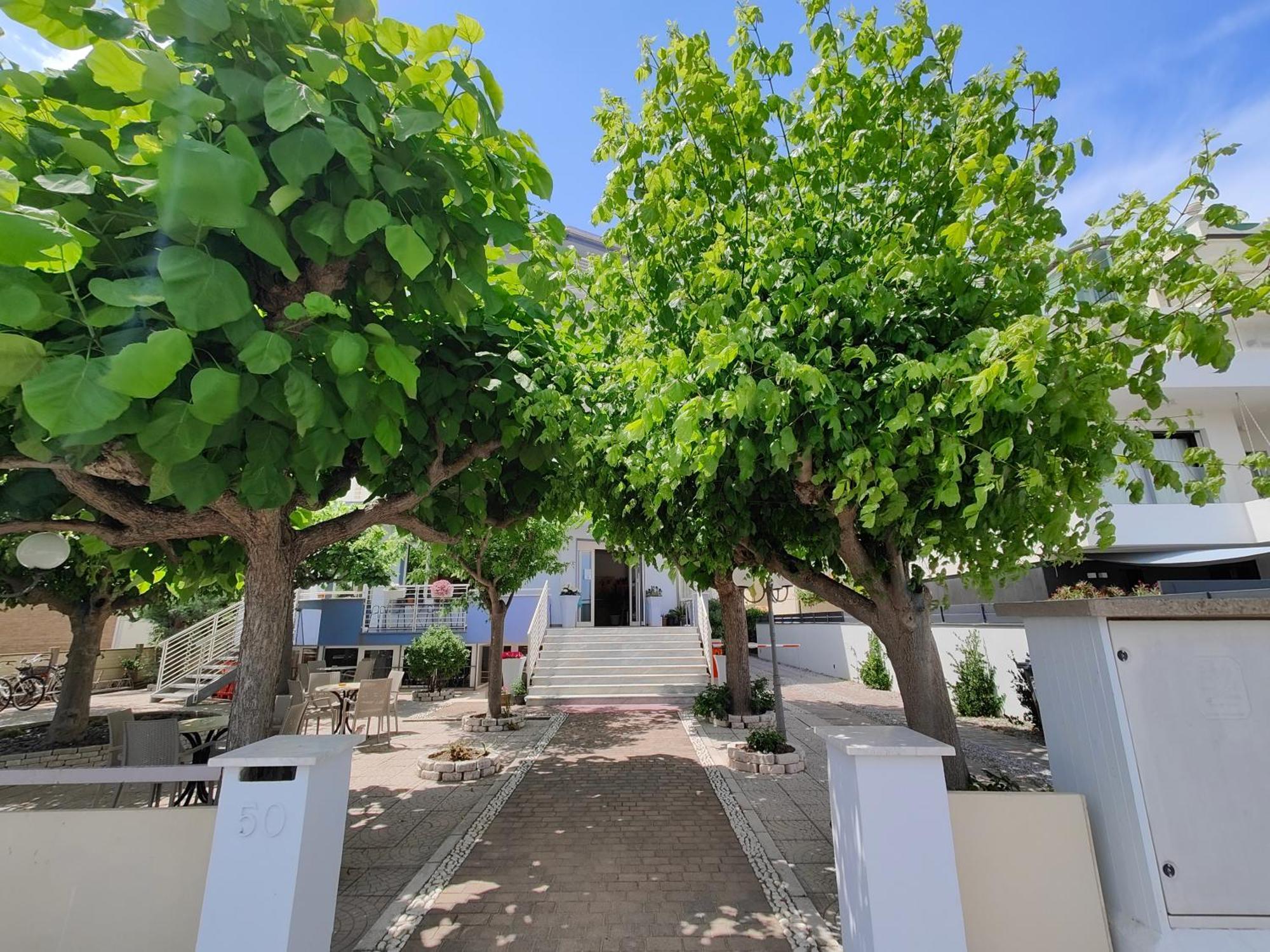 Hotel Moderno - Bed & Breakfast Cervia Ngoại thất bức ảnh