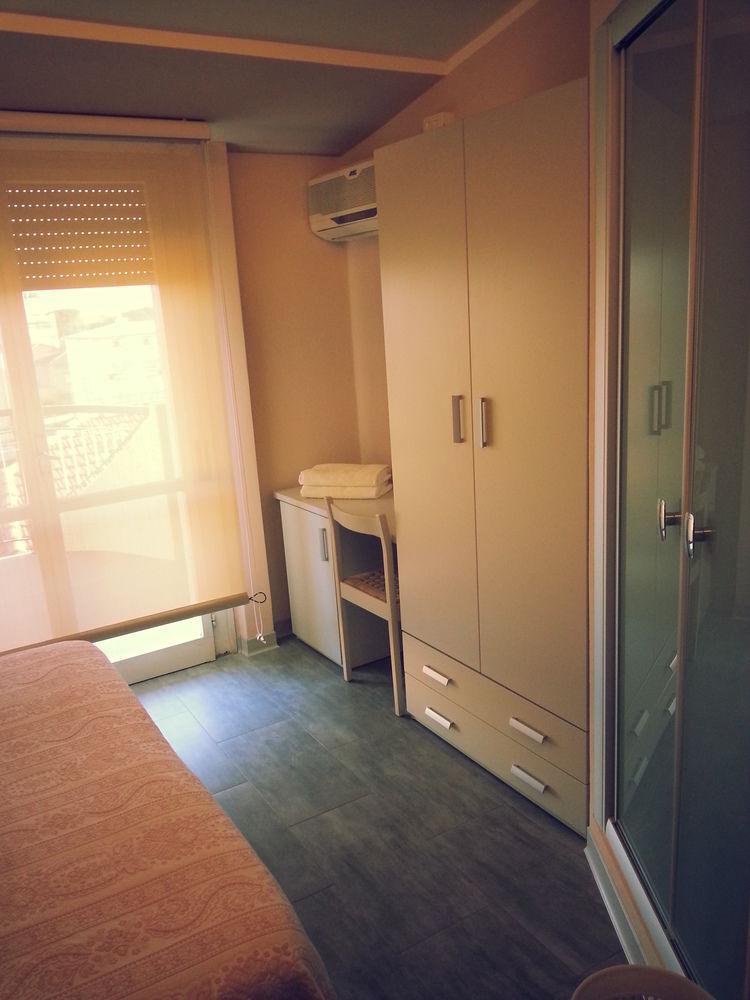 Hotel Moderno - Bed & Breakfast Cervia Ngoại thất bức ảnh