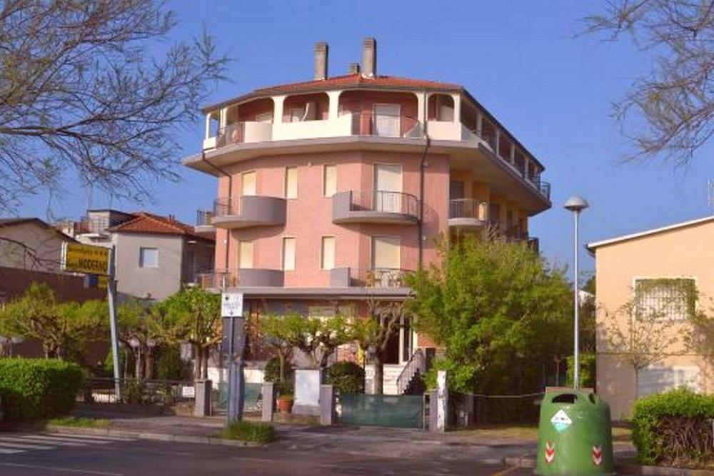 Hotel Moderno - Bed & Breakfast Cervia Ngoại thất bức ảnh