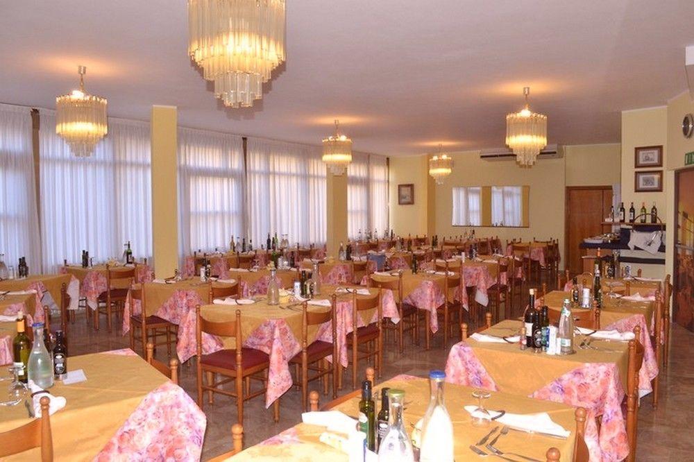 Hotel Moderno - Bed & Breakfast Cervia Ngoại thất bức ảnh