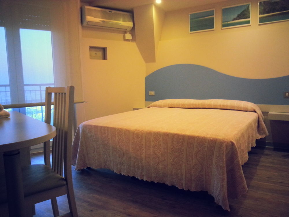 Hotel Moderno - Bed & Breakfast Cervia Ngoại thất bức ảnh