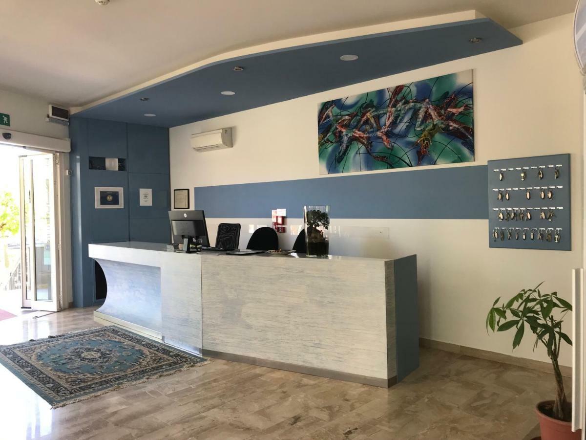 Hotel Moderno - Bed & Breakfast Cervia Ngoại thất bức ảnh